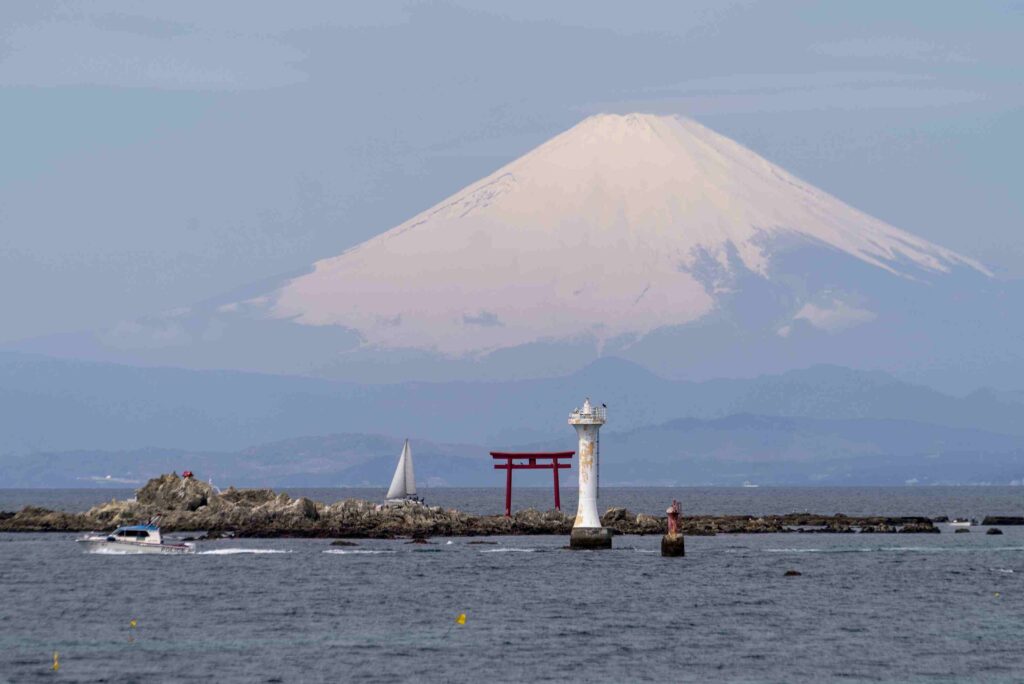 The Pilgrimage Site Of Japan Is Flooded With Visitors Since “Mount Fuji Is Screaming”